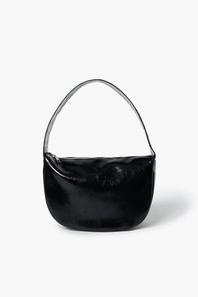 Oferta de Studded Crescent Shoulder Bag por $27 en Forever 21