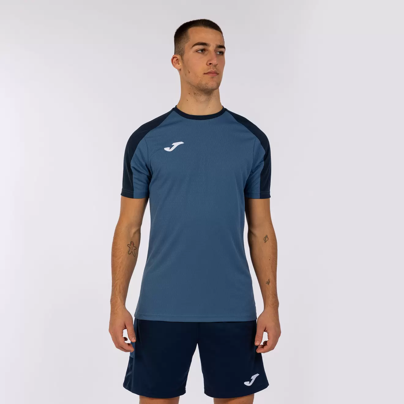 Oferta de Camiseta manga corta hombre Eco Championship azul marino por $17,56 en Joma