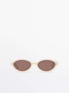 Oferta de Gafas de sol ovaladas por $119 en Massimo Dutti