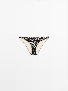 Oferta de Braguita bikini estampado por $55,5 en Massimo Dutti