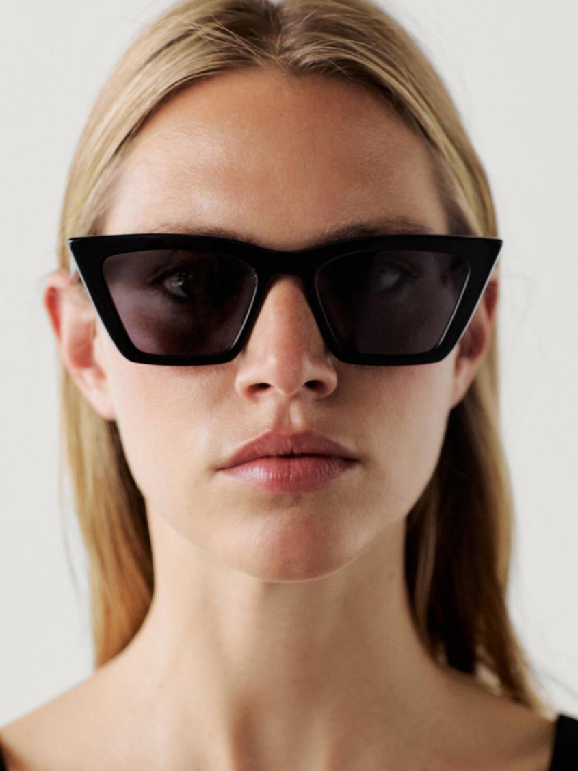 Oferta de Gafas de sol pasta cuadradas por $119 en Massimo Dutti